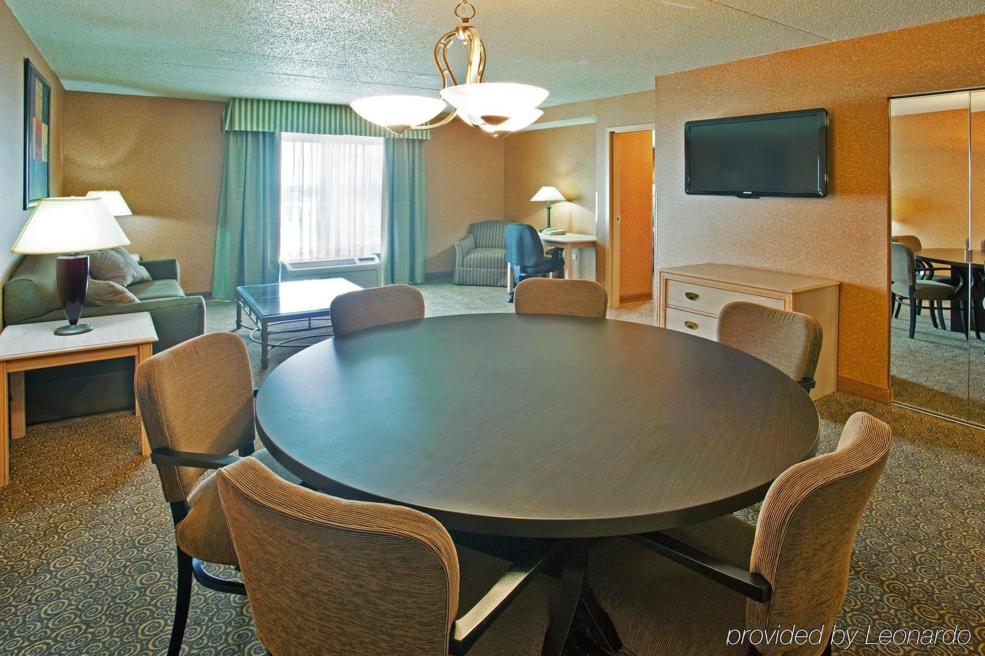Holiday Inn & Suites Bolingbrook By Ihg Oda fotoğraf